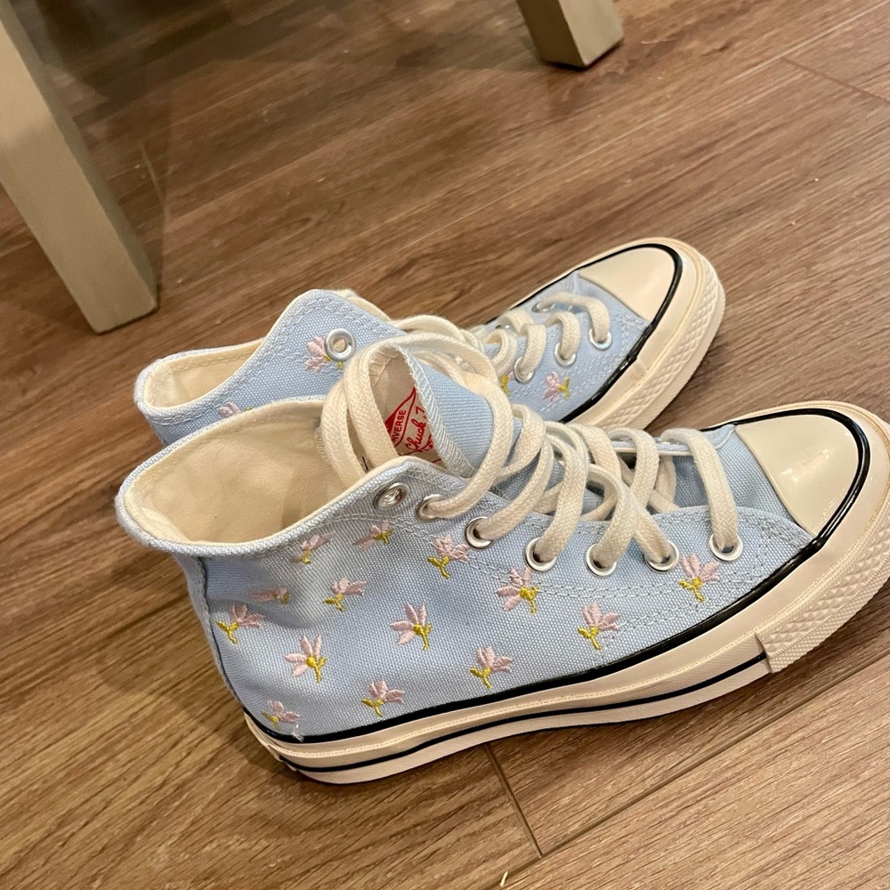 High Top Converse - Picture 3 of 4